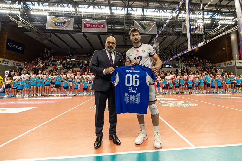 Giganci Siatkówki Turnuvası , Halkbank: 3  -  Spor Toto: 2
