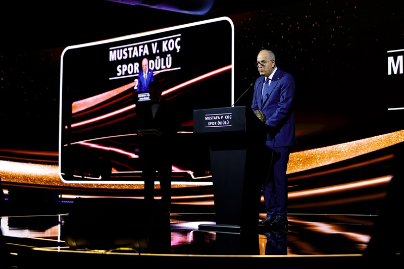 TVF Başkanı Üstündağ'a Yaşam Boyu Spora Katkı Ödülü TVF Başkanı Üstündağ'a Yaşam Boyu Spora Katkı Ödülü