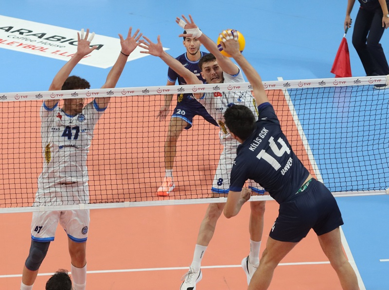 Arkas Spor, Sahasında Konuk ettiği Kilis Gençlik mücadelesini netice setinde sonuçlandır dı