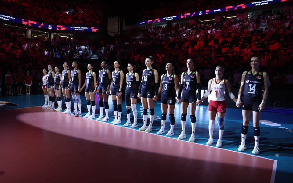 Şampiyon Filenin Sultanları Slovenya'yı 3-1 mağlup etti