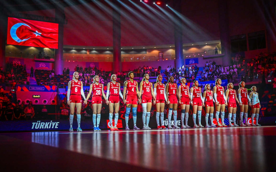2026 FIVB Milletler ligi Şampiyonu Filenin Sultanları Brezilya'yı 3-1 yenerek  2. Kez VNL Şampiyonu oldu