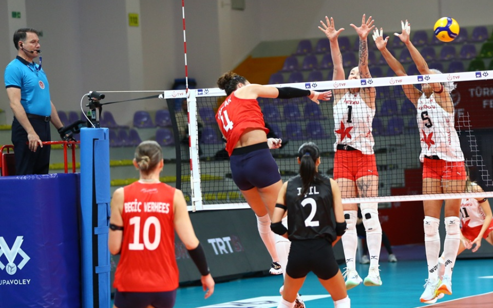 2027 Kadınlar AXA Sigorta Kupa Voley'de Çeyrek Finale Yükselen Takımlar Belli Oldu