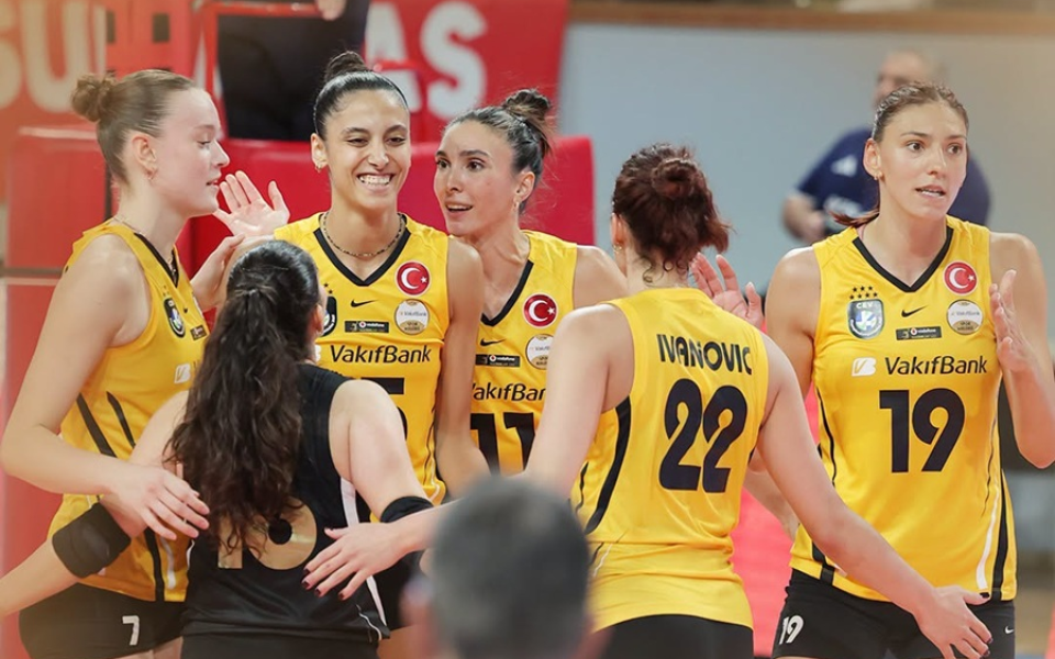 Aras Kargo Dostluk Turnuvası'nda VakıfBank ile Beşiktaş karşılaştı