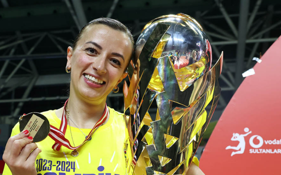 Fenerbahçe Medicana Kadın Voleybol Takımımızın Direktörü Pelin Çelik oldu