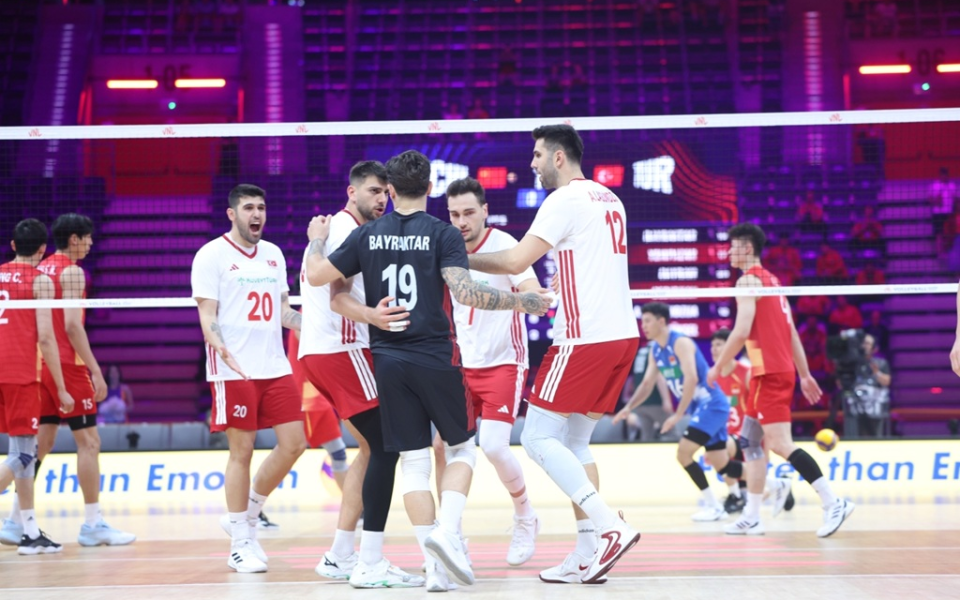 Filenin Efeleri Çin'i 3-0 Mağlup Etti