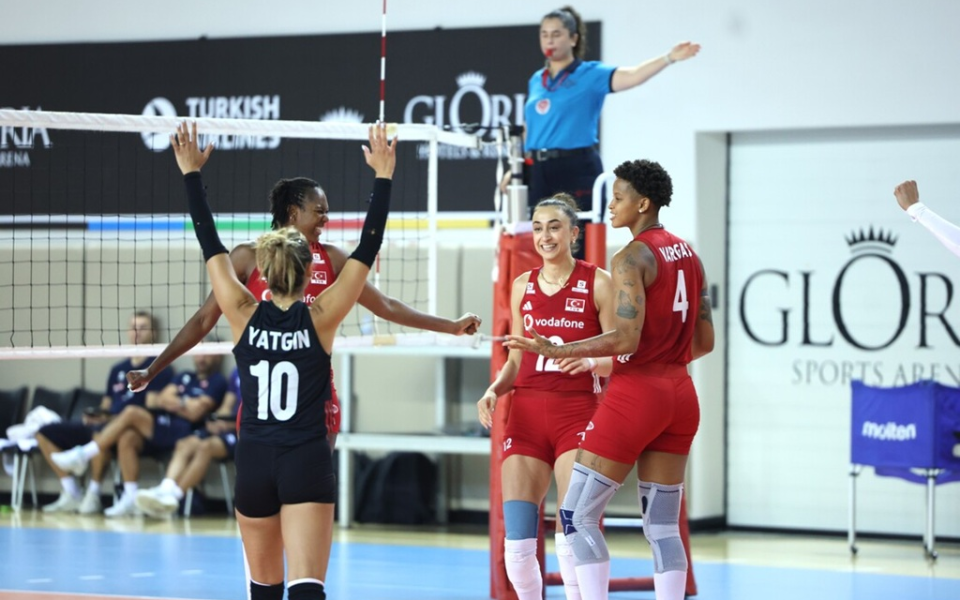 Filenin Sultanları, Fransa ile Hazırlık Maçı Oynadı