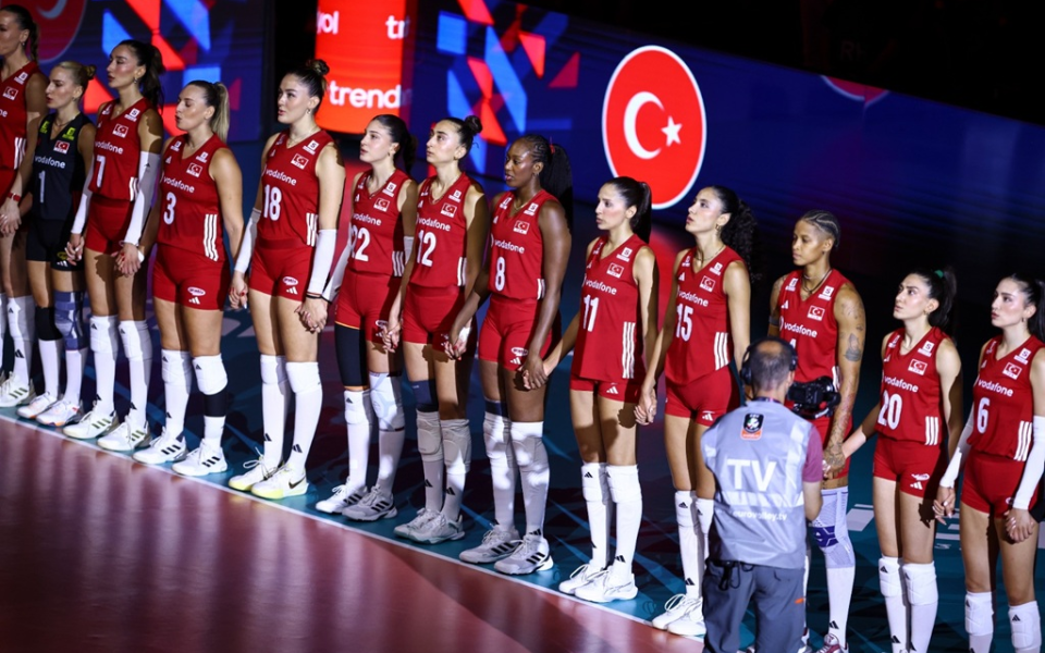 Filenin Sultanları Macaristan' ı net skorla mağlup etti 3-0