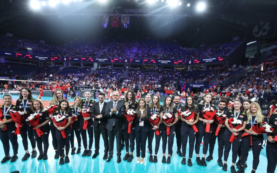 İstanbul'da Özel Gece Filenin Sultanları’na Sinan Erdem’de Görkemli Tören