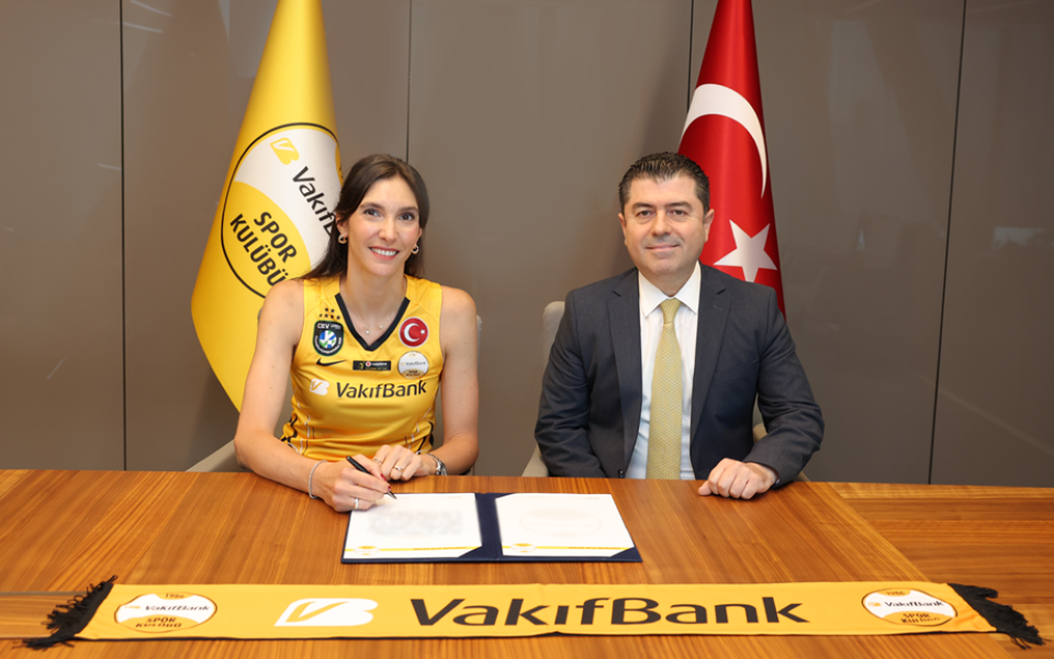 Naz Aydemir Akyol 8 yıllık aradan sonra yeniden VakıfBank’ta
