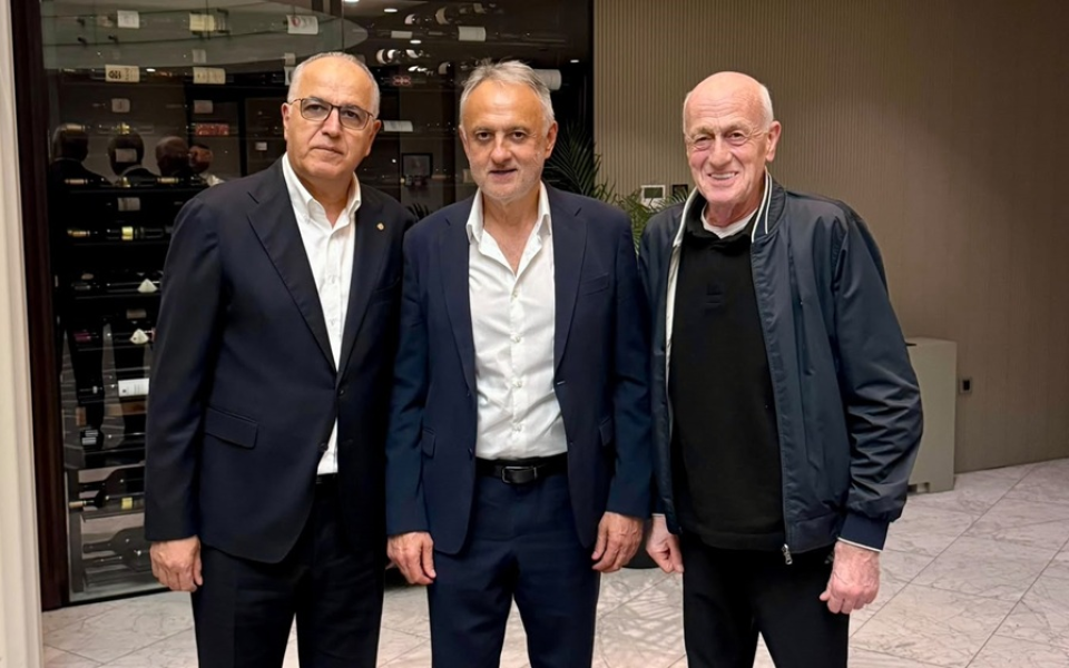 Sırbistan Spor Bakanı Gajic, TVF Başkanı Mehmet Akif Üstündağ ve TVF Asbaşkanı Semih Oktay’ı Yemekte Ağırladı