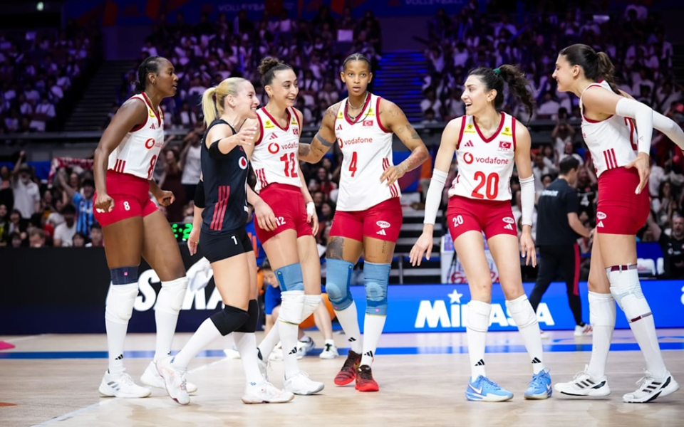 Sultanlarımız VNL 3. Etabına 3-1'lik Polonya Galibiyeti ile Başladı