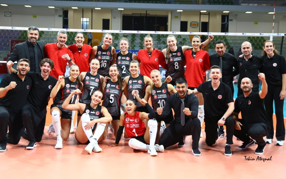 Türk Hava Yolları, Kuzeyboru'yu 3-0 mağlup edip AXA Sigorta Kupa Voley'e galibiyetle başladı.