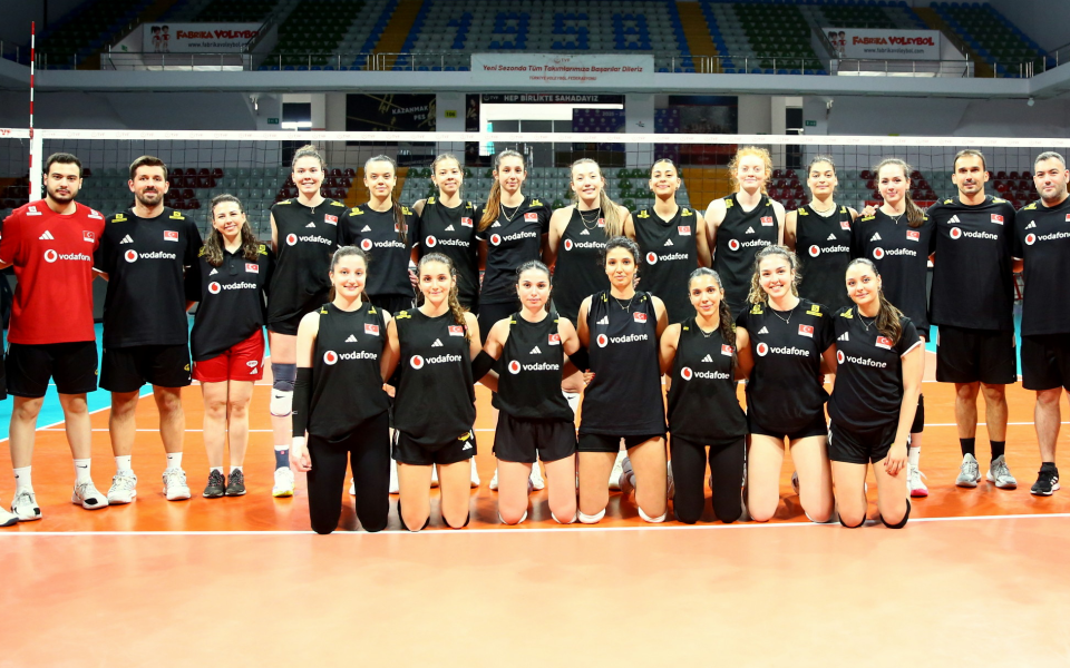 U22 Kadın Voleybol Takımı geniş kadrosu ile antrenmanlara  hız verdiler