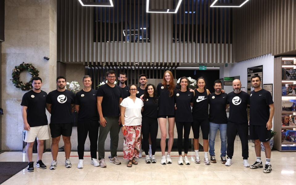VakıfBank, " Dört sporcumuz Academic Hospital'da sağlık kontrolünden geçti"
