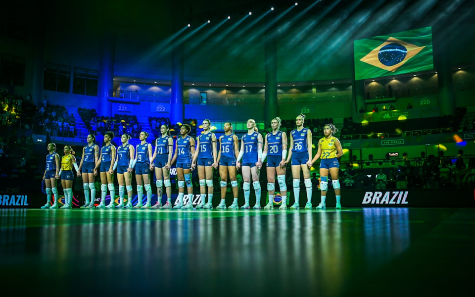 VNL'de ilk finalist İtalya'yı 3-2 yenen Brezilya oldu